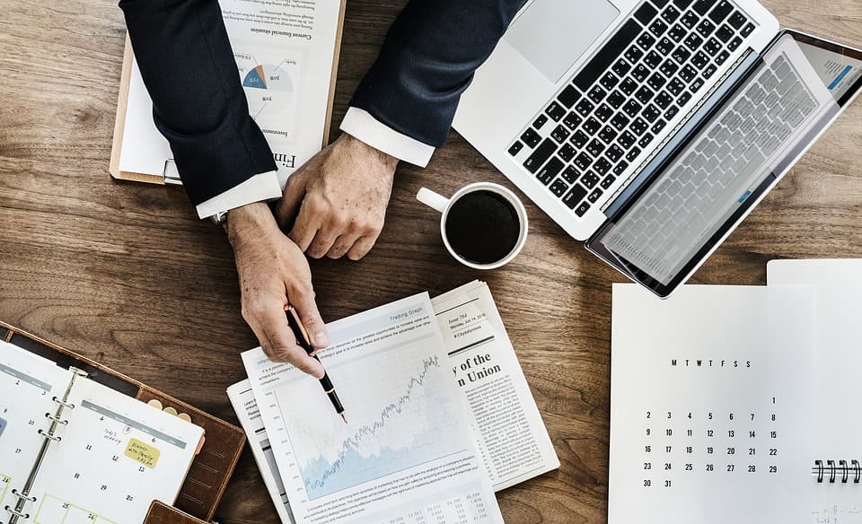 6 ONLINE CASHFLOW MANAGEMENT TIPS TO IMPROVE YOUR BUSINESS 6 ONLINE CASHFLOW MANAGEMENT TIPS TO IMPROVE YOUR BUSINESS