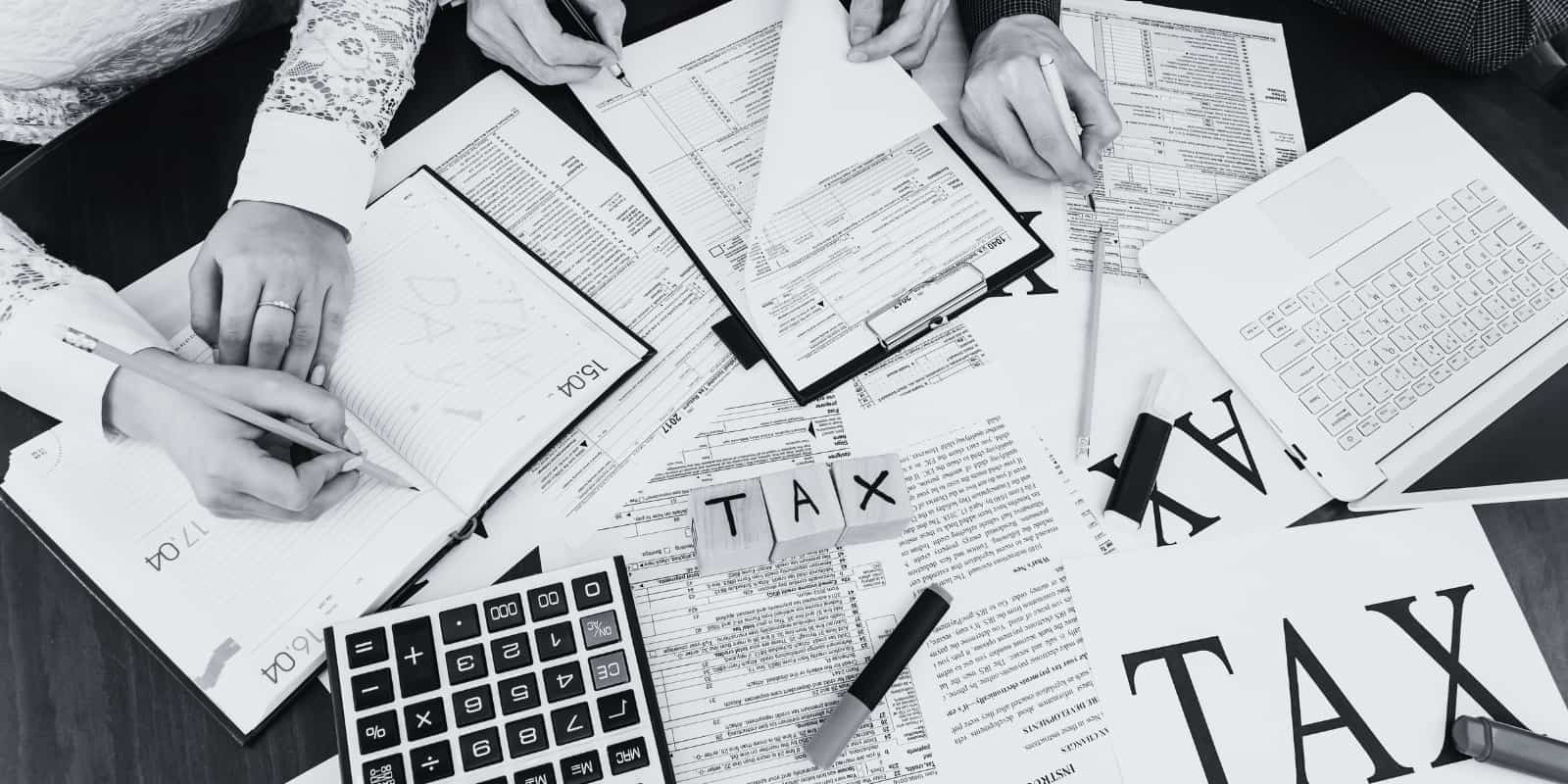 HOW DOES A BUSINESS TAX MANAGEMENT CONSULTANT HELP IN MINIMIZING TAX LIABILITIES FOR CORPORATIONS?