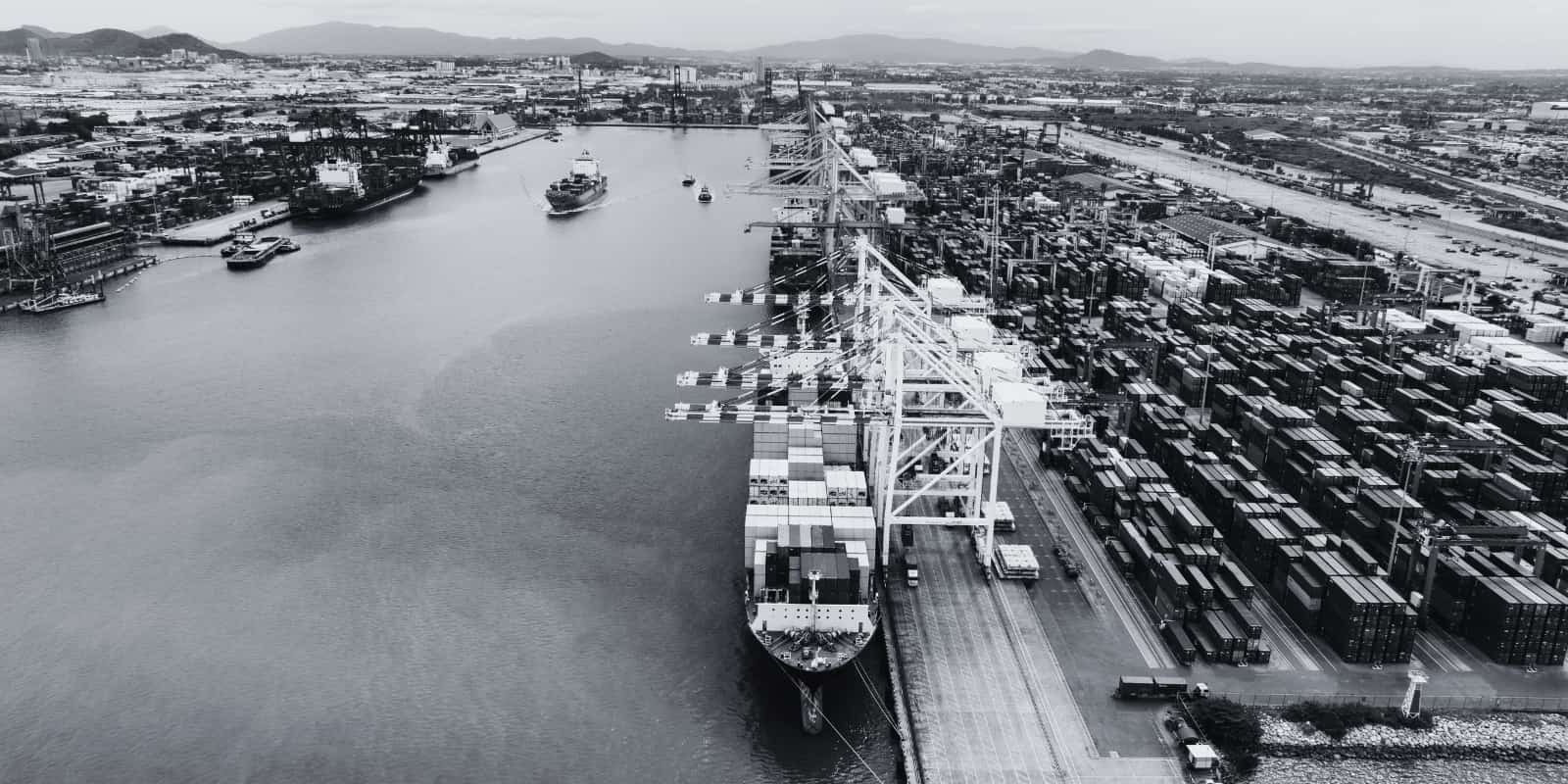 THE LEGAL, LICENSE AND PERMIT REQUIREMENTS FOR FORMING A LOGISTICS COMPANY IN THE UAE